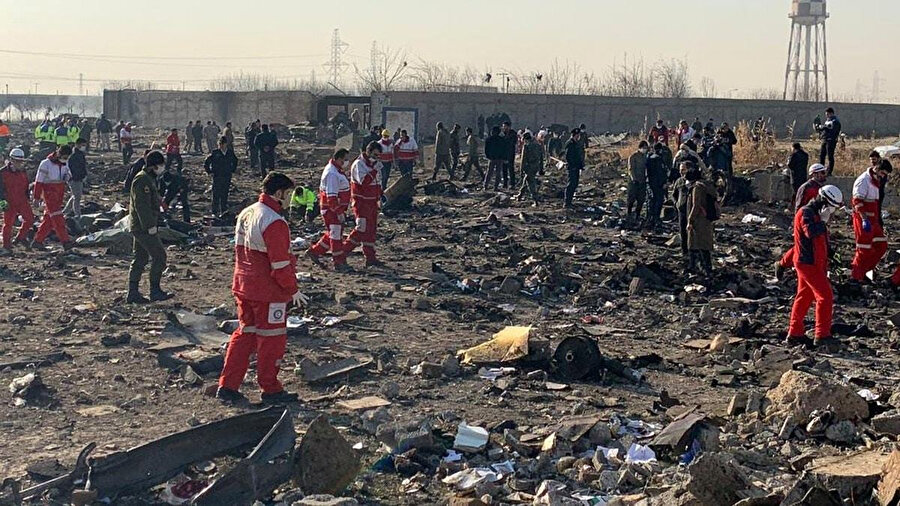 İran'da yolcu uçağı düştü.