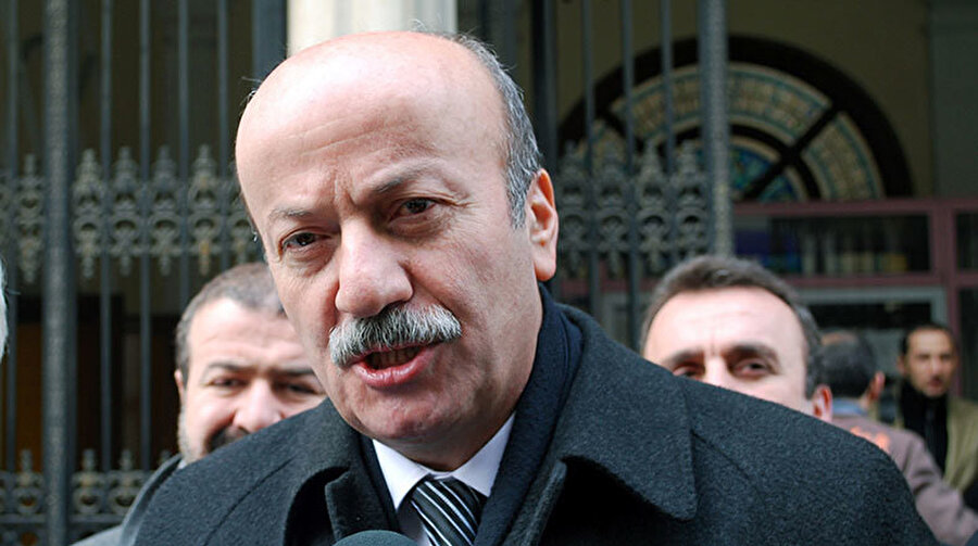 Aynı günlerde Fazilet Partisi Milletvekili Mehmet Bekaroğlu ve Anap Bursa Milletvekili Ertuğrul 02 Ocak 2001 günü Meclis Başkanlığına yazılı soru önergesi verdiler.