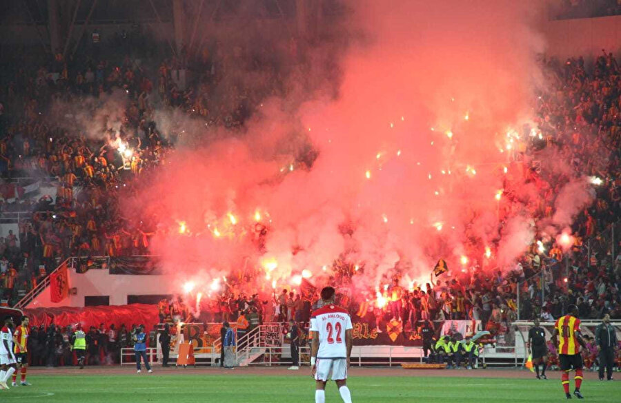 Wydad’ın ise zenginlerin takımı olduğunu söylemek zor. İki takımın da her sosyal sınıf ve statü’den taraftarı var.