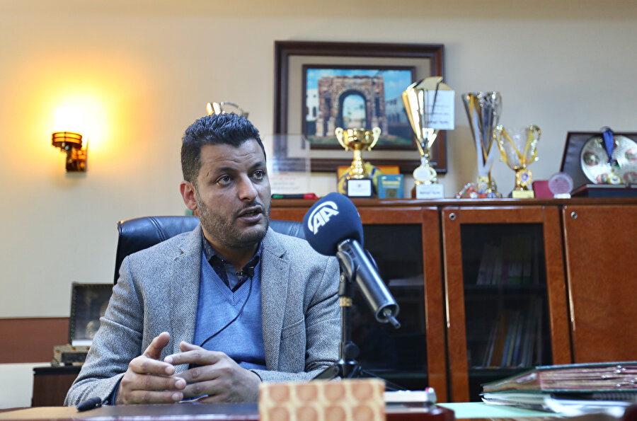Ebu Selim Belediye Başkanı insanların ihtiyaçlarını gidermek için zaman zaman yetki sınırlarını aşmak zorunda kaldıklarını belirtiyor.