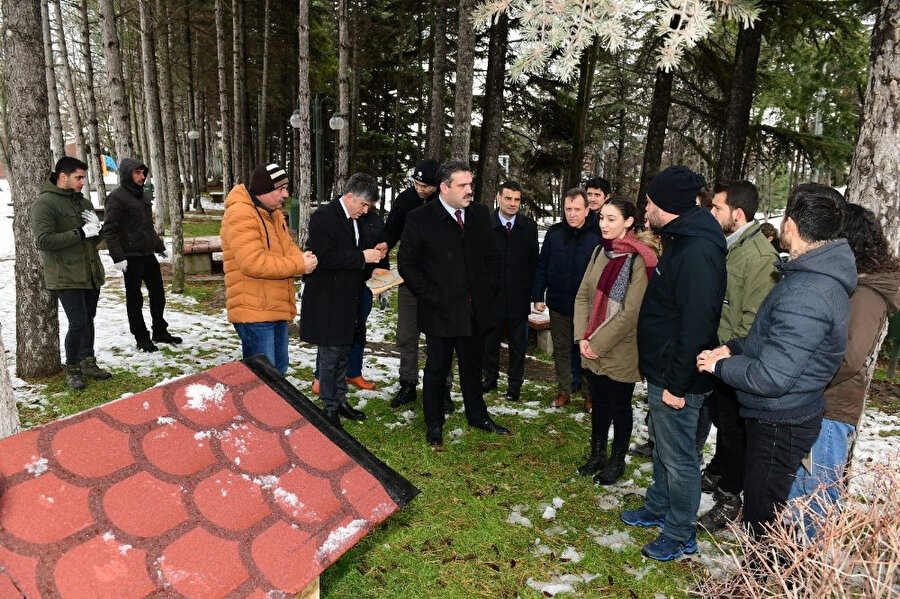 Rektör Çomaklı, öğrencilerle sohbet etti.