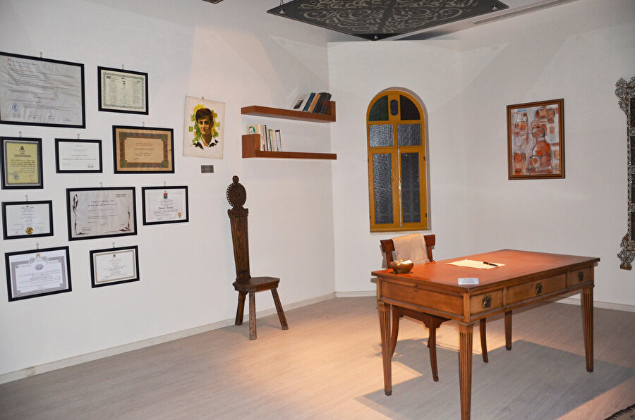 Mahmud Derviş'in çalışma masası