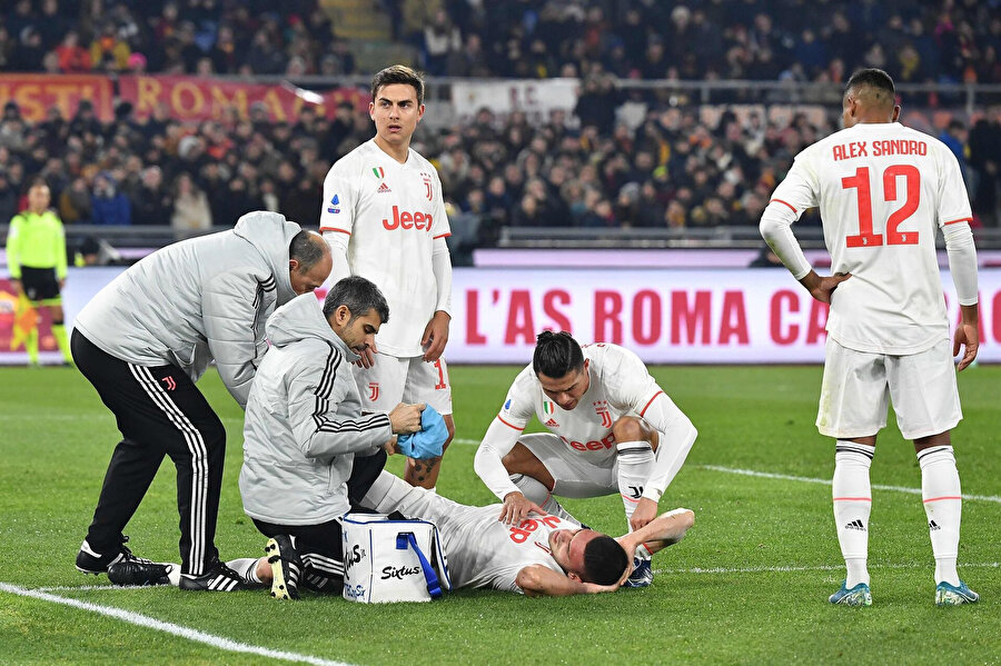 Merih Demiral'ın yerine De Ligt oyuna dahil oldu.