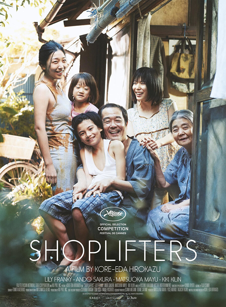 Arakçılar Japon yönetmen Hirokazu Koreeda’nın son filmi Cannes Film Festivali’nden Altın Palmiye ile döndü. Arakçılar, yankesicilik ile geçinen bir ailenin soğuk havada dışarıda kalan bir kız çocuğunu evlat edinmesiyle başlayan olayları anlatıyor. Vizyon tarihi: 18 Ocak 2019