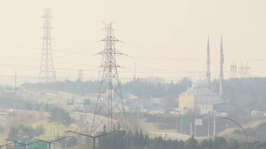 İstanbul'da bugün yüksek basınçla birlikte hava kirliliği üst seviyelerde