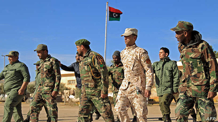 Libya'nın doğusundaki gayrimeşru silahlı güçlerin lideri Halife Hafter'e bağlı milisler.