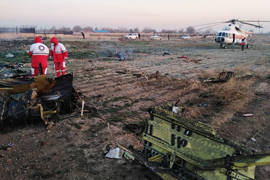 Boeing 737 tipi yolcu uçak, 8 Ocak Çarşamba sabahı kalkıştan kısa süre sonra düşmüş, uçakta bulunan 176 kişi hayatını kaybetmişti.