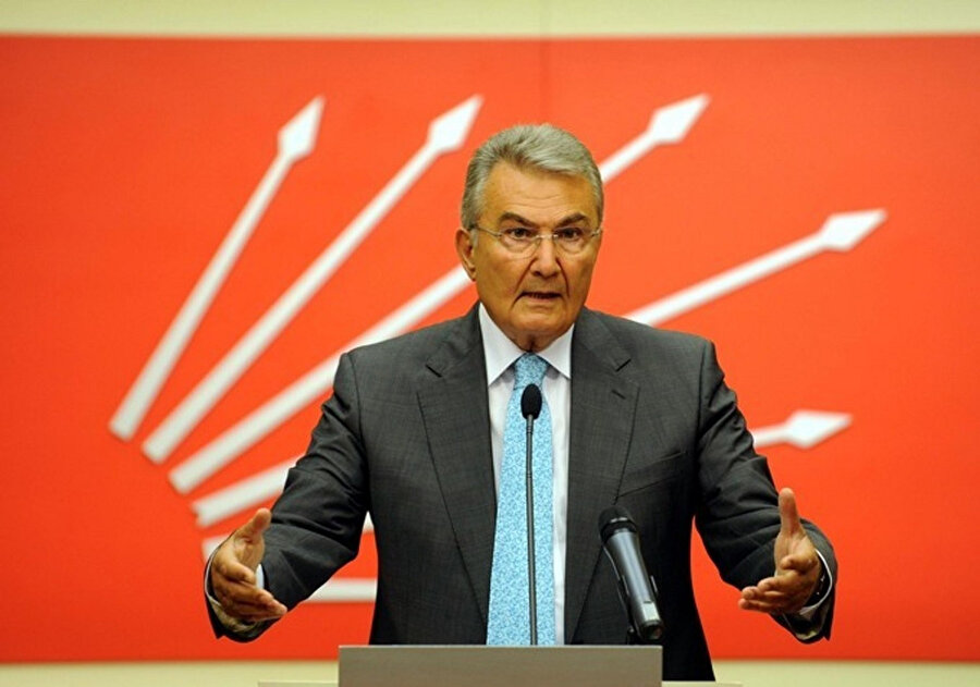Deniz Baykal partisinden istifa etti...