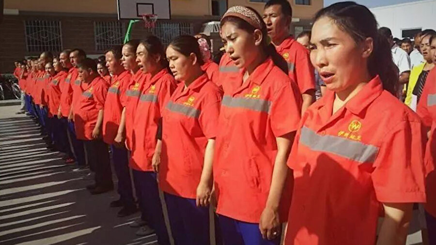 Çin hükumeti ülkedeki Müslüman azınlıkları "mesleki eğitim merkezleri" adı verilen kamplarda zorla tutuyor.