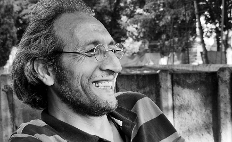 Gerçek Hayat Dergisi'nin biraz fazla ideolojik yanı vardı. Ben de öyle bir dergide insanlar biraz nefes alsınlar diye sokak röportajları yapmayı tercih ettim.