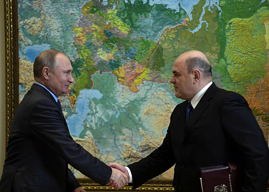 Putin ve Mişustin