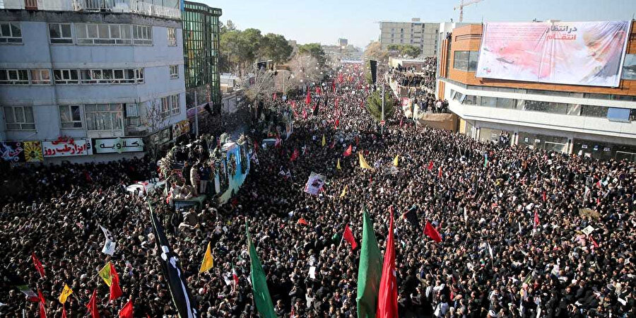 Kasım Süleymani'nin cenazesinde yaşanan izdihamda onlarca kişi hayatını kaybetmişti.