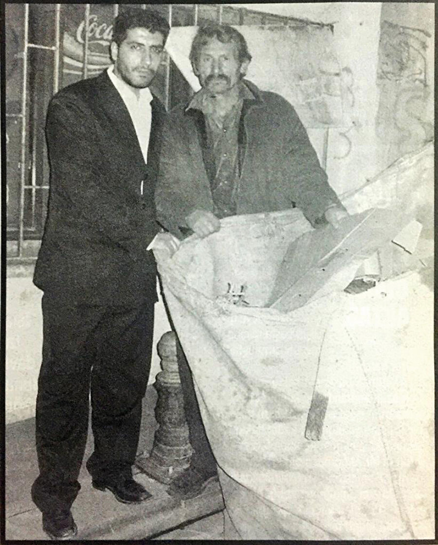 Kağıt toplayıcısı Efraim Delen ile bir gün geçiren Ersin Çelik’in 24 Mart 2006’da Gerçek Hayat’ta yayınlanan söyleşisi.