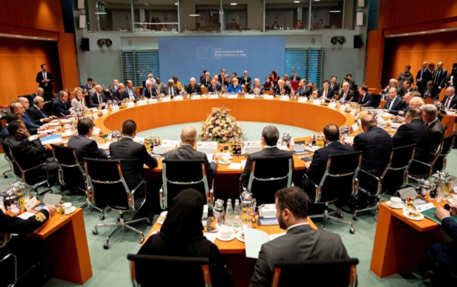 Berlin'deki Libya Konferansı'nda liderler oval masada