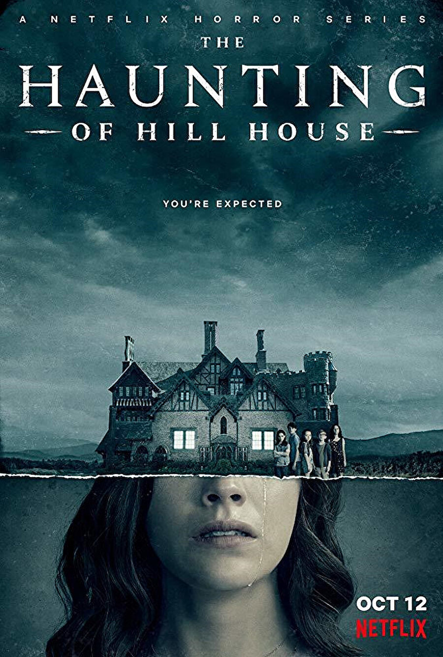 Son yılların en iyi korku dizileri arasında yer alan The Haunting of Hill House (Tepedeki Ev), ülke çapında Hill House (Perili Köşk) olarak nam salacak bir evde büyüyen kardeşlerin hikâyesini konu ediniyor. Shirley Jackson’ın aynı adlı dünyaca ünlü romanından ekrana uyarlanan The Haunting of Hill House’da, yıllar sonra yeniden bir araya gelen ve çocukluğu Hill House’da geçmiş kardeşlerin, bu köşk ve geçmişten gelen hayaletlerle yüzleşmeleri gerilim dozu oldukça yüksek bir kurguyla ele alınıyor. Dram, korku ve gizem türlerindeki dizi, toplam 10 bölümden oluşuyor.