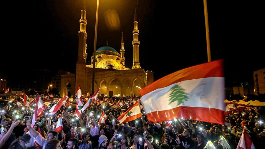 Lübnanlı göstericiler, üç aydır sokaklarda... 