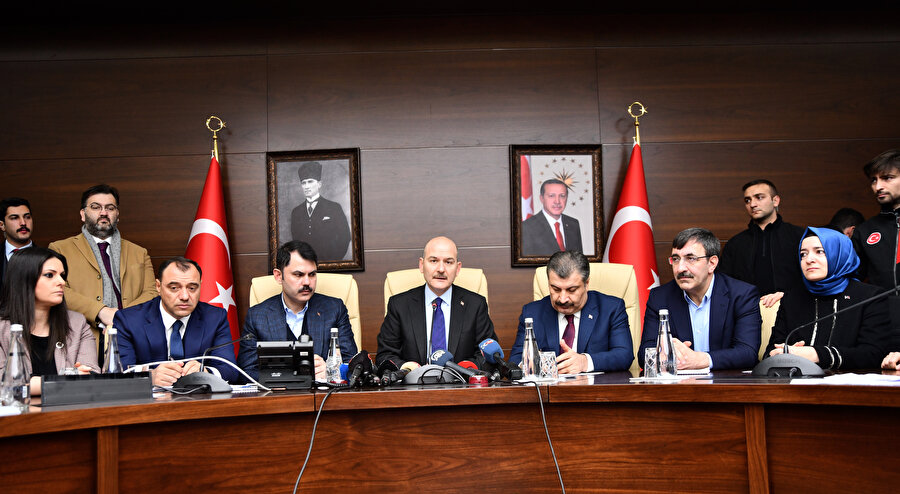 İçişleri Bakanı Süleyman Soylu, Çevre ve Şehircilik Bakanı Murat Kurum ile Sağlık Bakanı Fahrettin Koca'nın düzenlemiş olduğu basın toplantısından