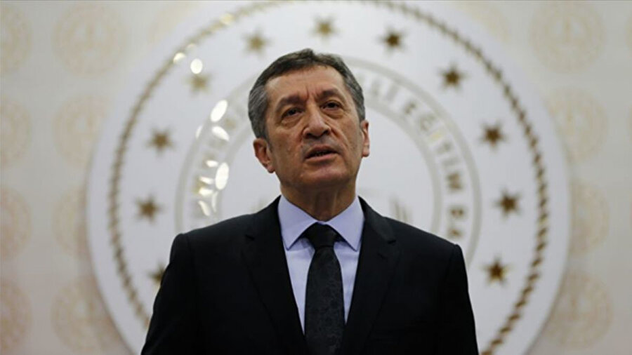 Milli Eğitim Bakanı Ziya Selçuk.