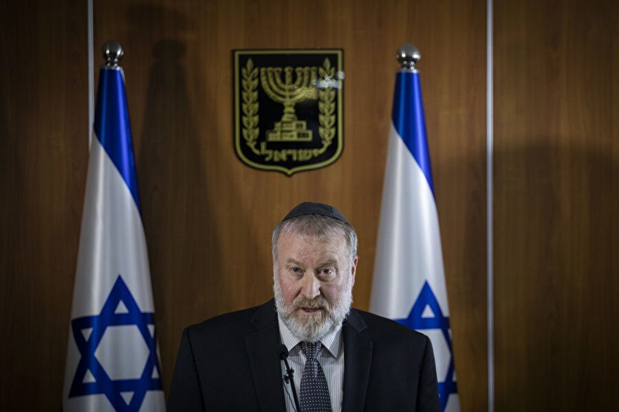 İsrail Başsavcısı Avichai Mandelblit, Başbakan Binyamin Netanyahu hakkındaki iddianameyi mahkemeye gönderdi.