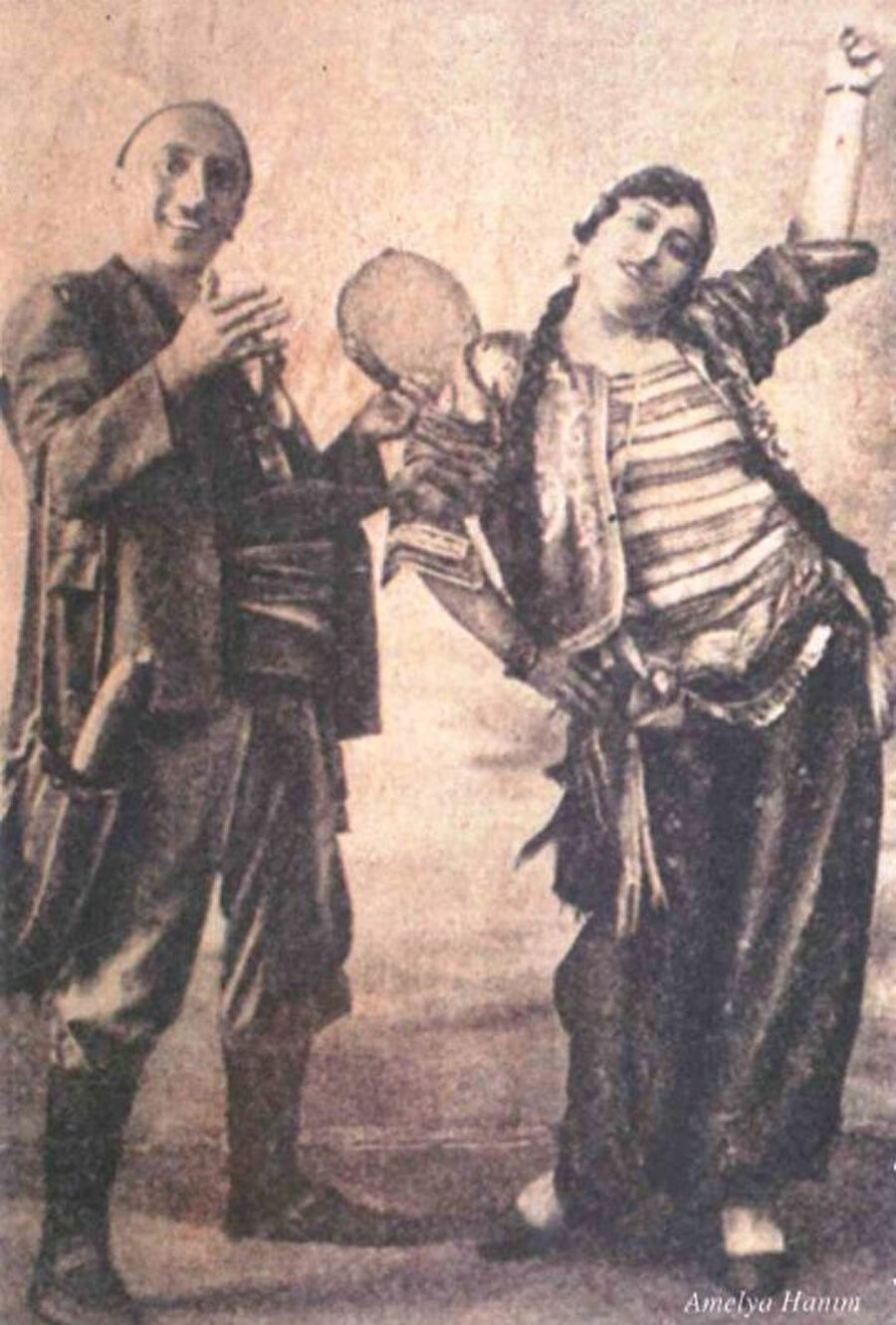 Nâşid Efendi ve zevcesi Amelya Hanım