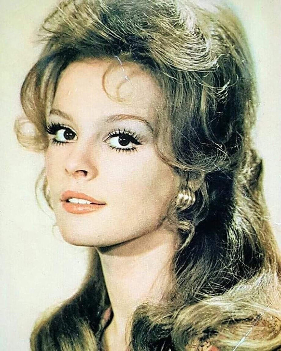 Bir zamanlar Hülya Koçyiğit