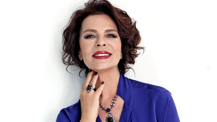 Sinamaya elli üç yılını veren Hülya Koçyiğit