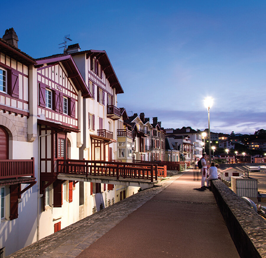 Saint de Luz’un geleneksel evleri.