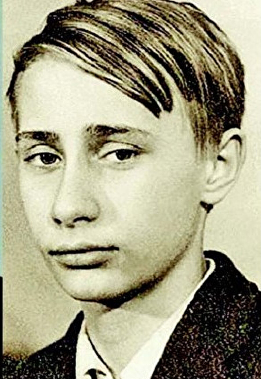 Putin, KGB'ye çocuk yaşta girdi...