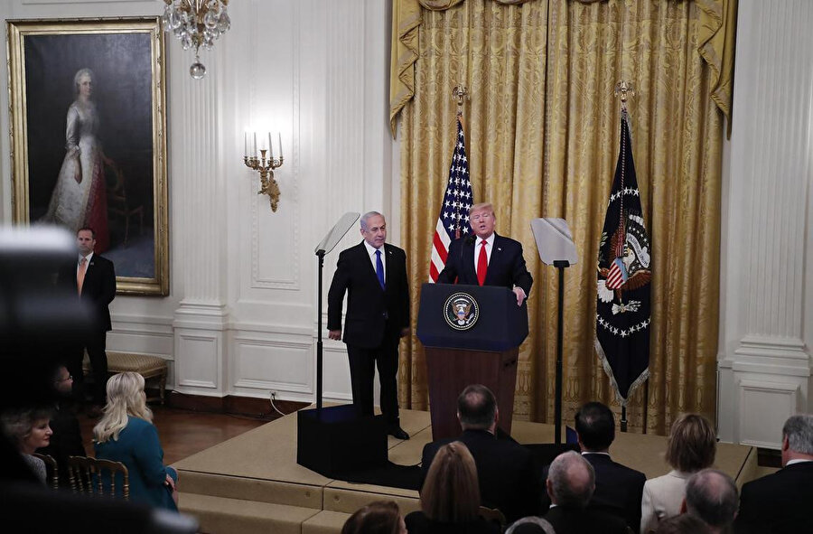 ABD Başkanı Donald Trump'ın sözde barış planını açıkladığı toplantıya Birleşik Arap Emirlikleri (BAE), Umman ve Bahreyn'in Washington büyükelçileri de katılmıştı.