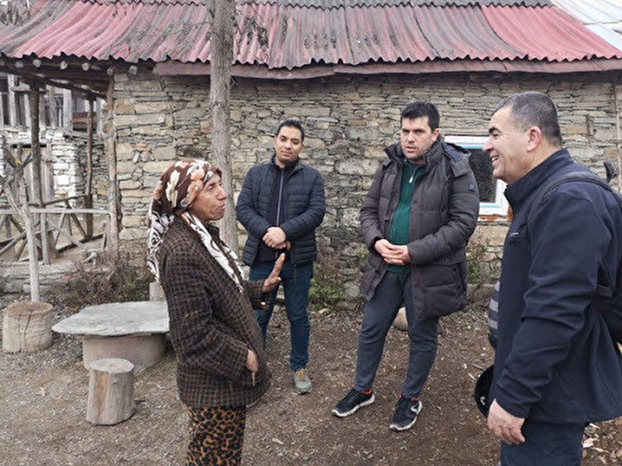 Devlet Bakanı Elvin Hasan, Oscar’a aday gösterilen Bal Ülkesi (Honeyland) filminin ana kahramanı olan Hatice Muratova’yı ziyaret etmişti...