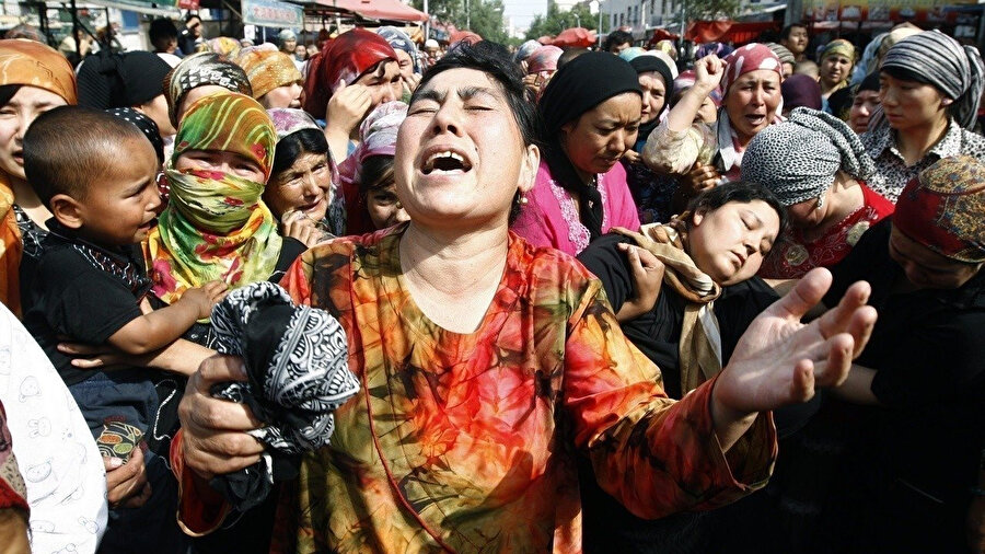 Tel Aviv yönetiminden bugüne dek Uygur Türklerine akıl almaz zulümler yapan Çin’e dair bir eleştiri, tek satır kınama duyan oldu mu?
