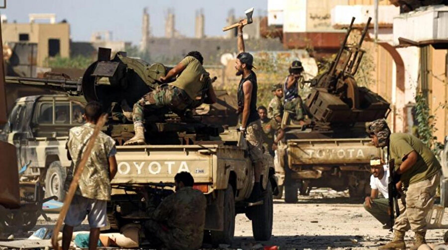 Libya'nın doğusundaki gayrimeşru silahlı güçlerin lideri Halife Hafter'e bağlı Libya Ulusal Ordusu.
