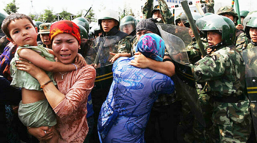 Şu an daha önemli konular, daha dikkat çeken bölgeler var. Onların sesi de önemli. Bir insan, bir Müslüman, bir Türkolog olarak Çin’deki Uygurların acılarını düşünüyorum.