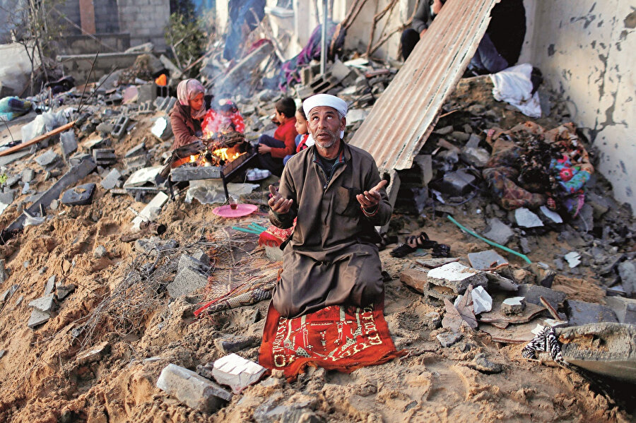 Müslümanlar ile Yahudiler arası sorundan Arap İsrail sorununa oradan da İsrail Filistin sorununa doğru indirgenen bir seyir vardır.
