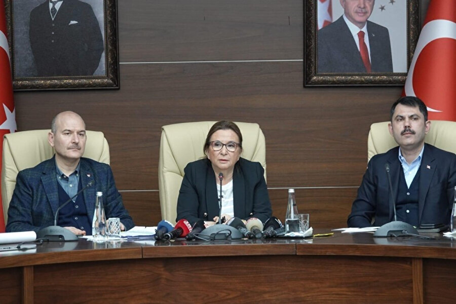 İçişleri Bakanı Süleyman Soylu, Ticaret Bakanı Ruhsar Pekcan ve Çevre ve Şehircilik Bakanı Murat Kurum