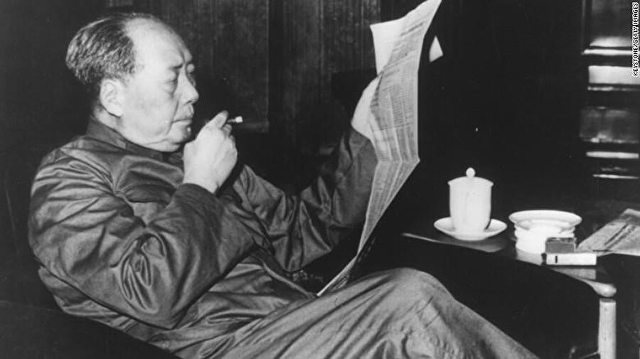 Mao Zedong, Çinli devrimci ve siyasetçi. Çin Komünist Partisi'nin ve Çin'in kurucusu.