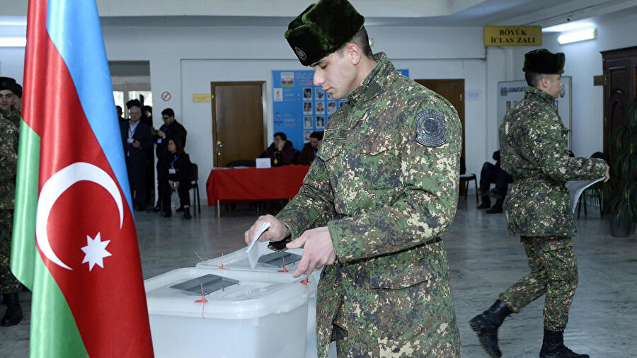 Azerbaycan'da seçimin galibi Milli Meclis'te 65 sandalye kazanan Yeni Azerbaycan Partisi (YAP) oldu.