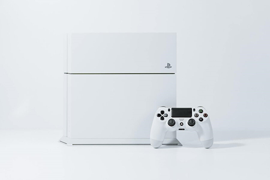 PlayStation 4, dikey stand.