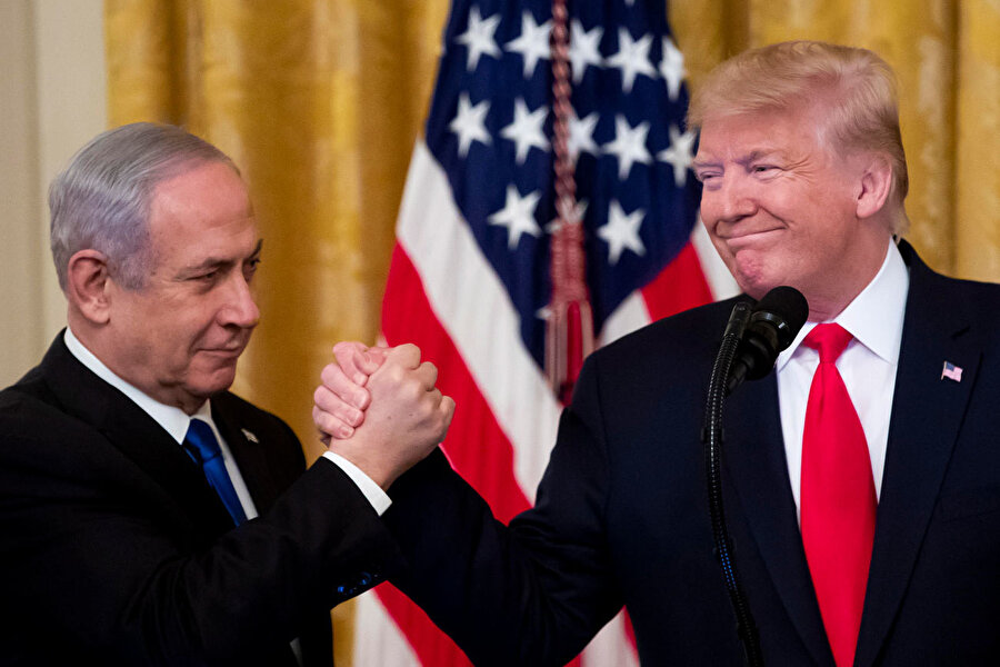 Trump ve Netanyahu ikilisi Ortadoğu’da Filistin’i bitirecek “yüzyılın barışı” adlı virüsü salmaktadırlar.