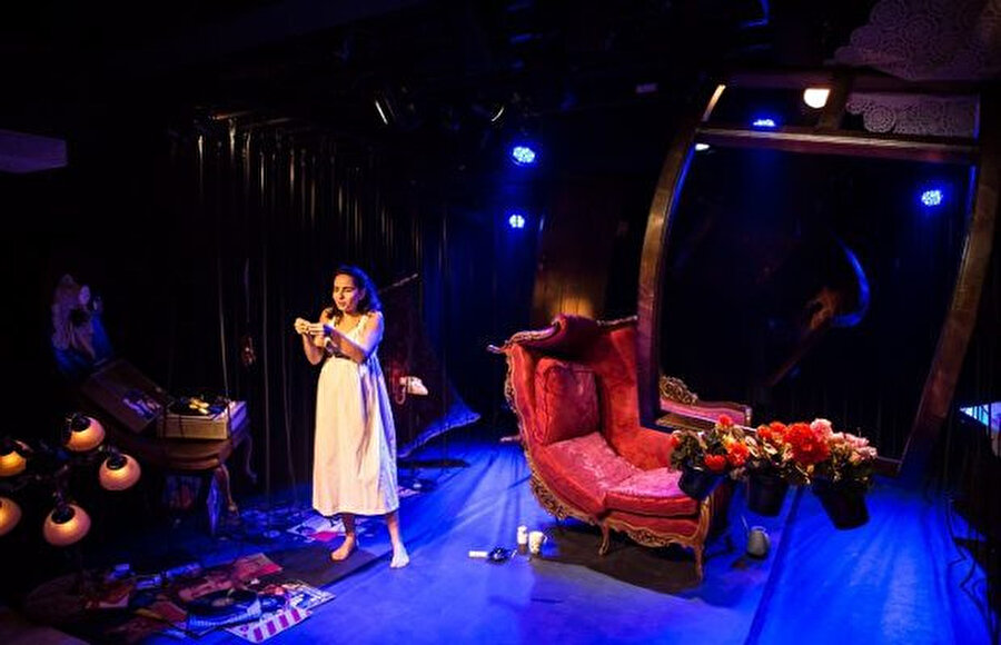 "Aslında gündelik hayatta hepimizin yaşadığı korku anlatılıyor. "