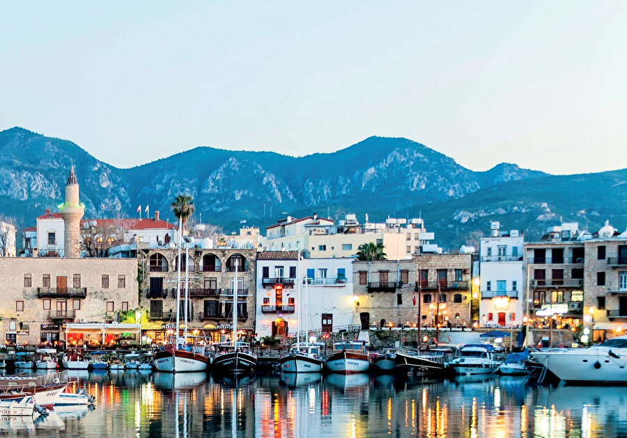 Kıbrıs Cumhuriyeti, Doğu Akdeniz'de yer alan Kıbrıs'ta, fiilî olarak adanın güneyini, hukukî olarak adanın tamamını yöneten ada devleti.