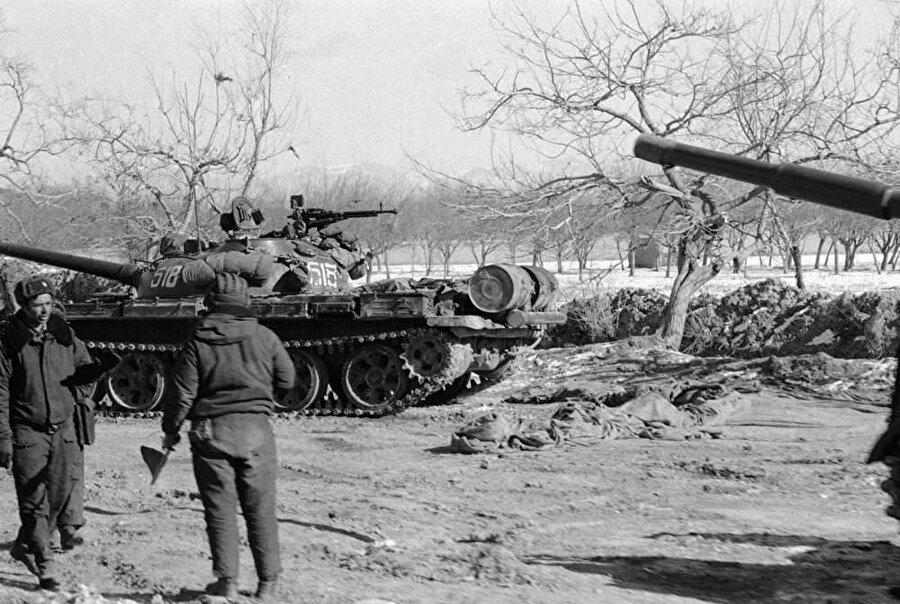 Başkent Kabil'de Sovyet tankları, Ocak 1980