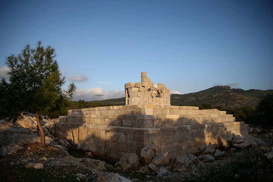 Patara'daki kazılarda ortaya çıkan deniz feneri n