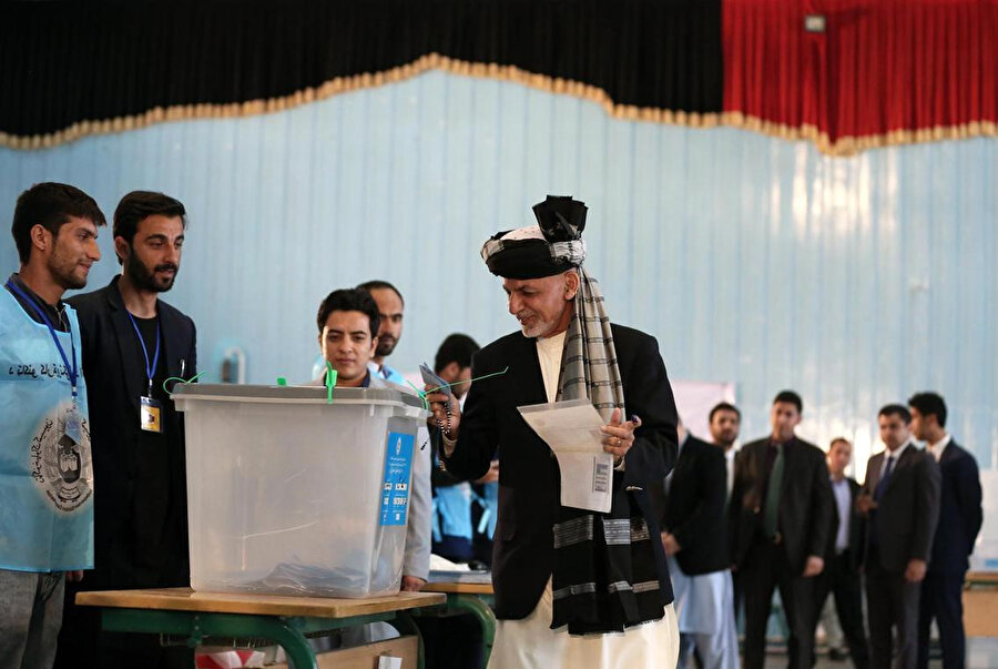 Eşref Gani, yeniden Afganistan Cumhurbaşkanı seçildi.