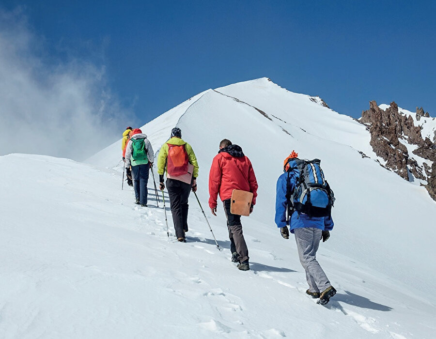 ‘‘Toz kar’’ kayak tutkunları için Erciyes’i cazip kılan en önemli özelliklerden birisi.