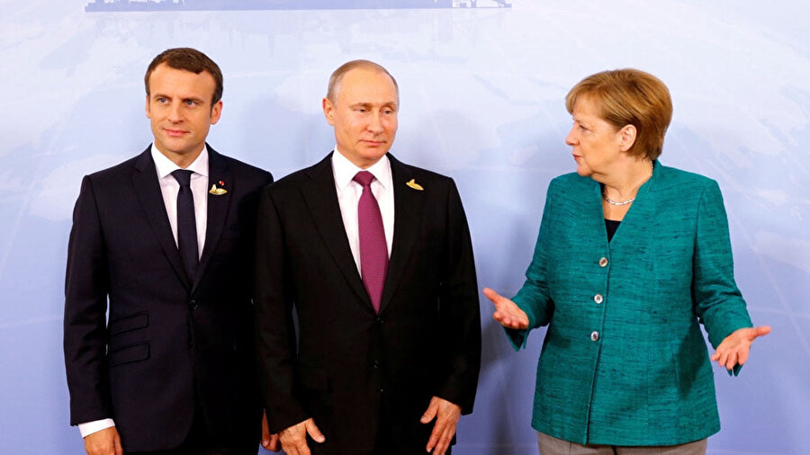 Fransa Cumhurbaşkanı Emmanuel Macron, Rusya Devlet Başkanı Vladmir Putin ve Almanya Başbakanı Angela Merkel - Arşiv