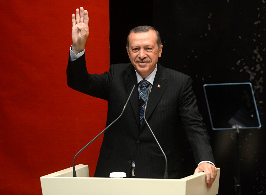 Erdoğan'ın uyguladığı siyaset Türkiye'nin insanlığın yeniden umudu olmasına neden olmuştur...