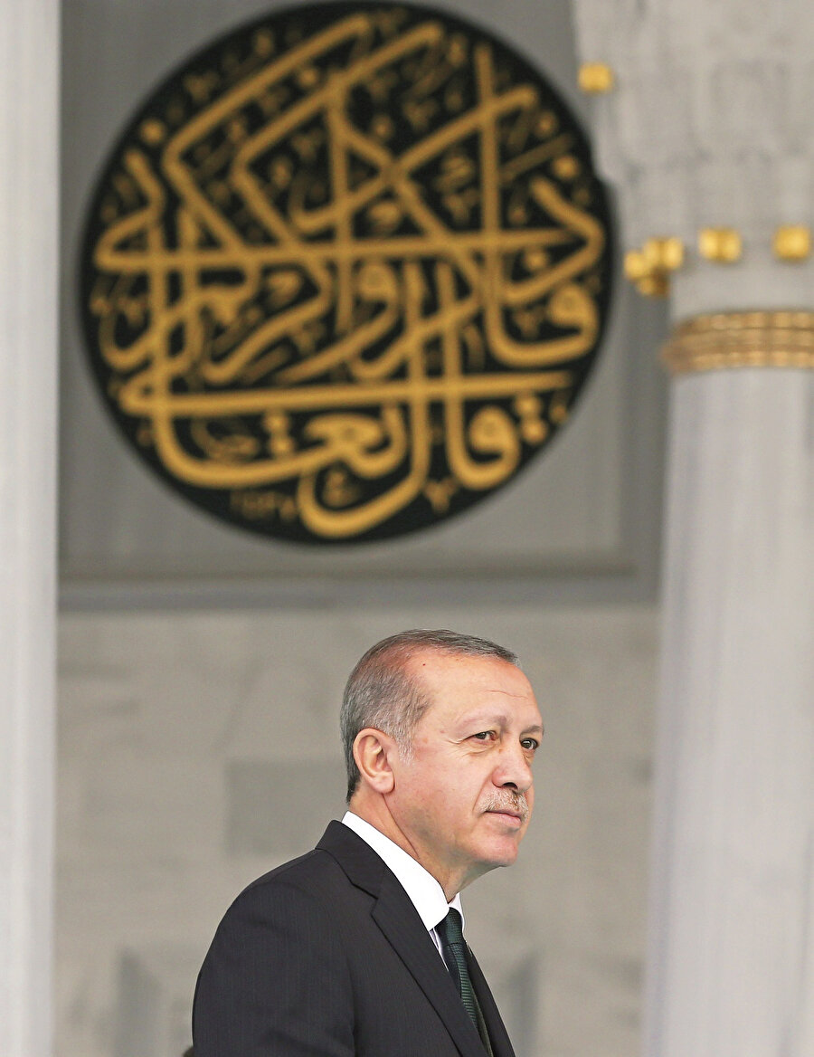 Cumhurbaşkanı Erdoğan’ın dünya siyaset tarihine geçen ilk büyük hamlesi, 2009 yılı ocak ayında Davos’ta düzenlenen Dünya Ekonomik Forumu toplantısında gelmişti.