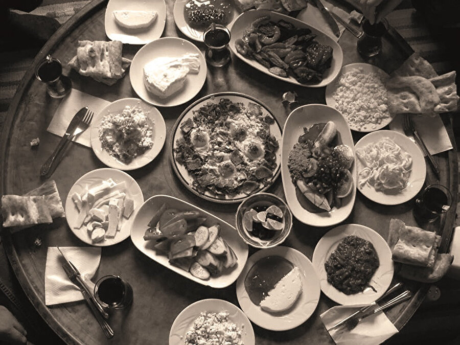 Göka, ramazanlarının 7 yaşından itibaren Denizli’nin merkezinde bir yoksul mahallesinde geçtiğini söylüyor.