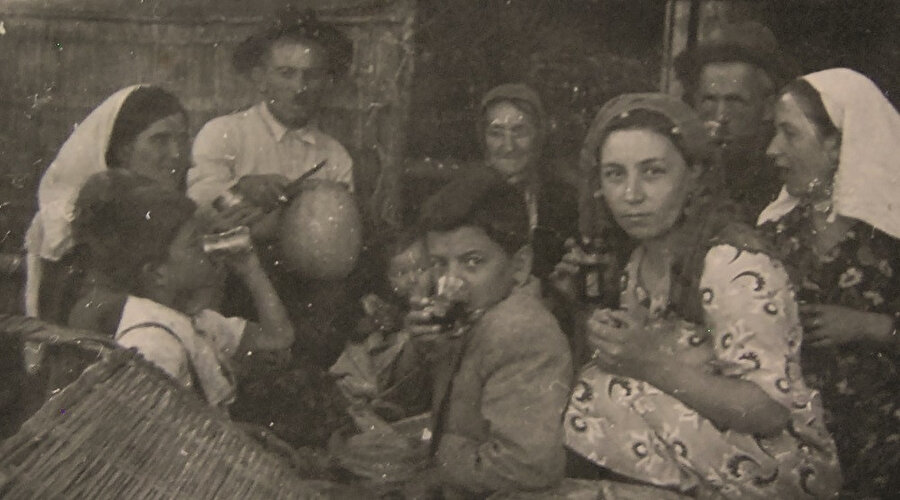 On bir ayın Sultanından, "Ramazan’ı aileden biriymiş gibi dört gözle beklerdik."diyerek bahsetti.